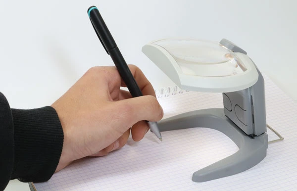 Loupe stylisée avec optique PMMA