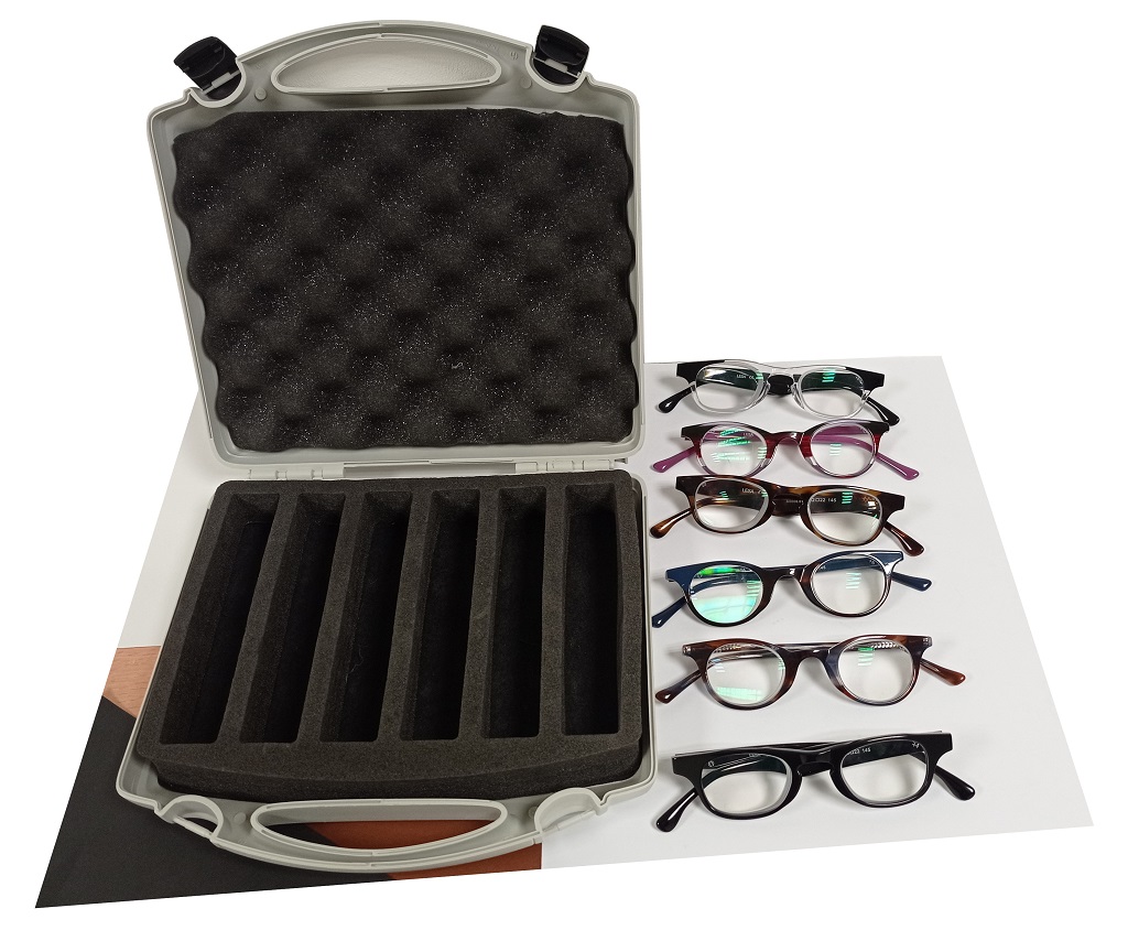 Suitcase of prismatic glasses Eklas-Oklas