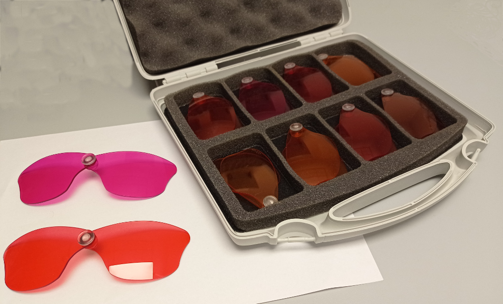 [VFDB.DAL] Set of 16 colorblind test glasses